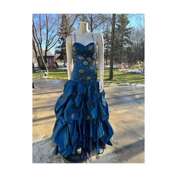 Bella Formals Satin Iridescent Blue Grad Dress Prom Fit & Flare Embellished Gold - Picture 1 of 16